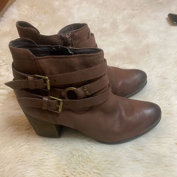 Josef Seibel Brown Leather Booties with Buckle Detail size 40 or 9.5 - Picture 2 of 10